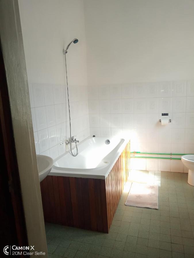 לינה וארוחת בוקר אנטננריבו Le Manoir מראה חיצוני תמונה